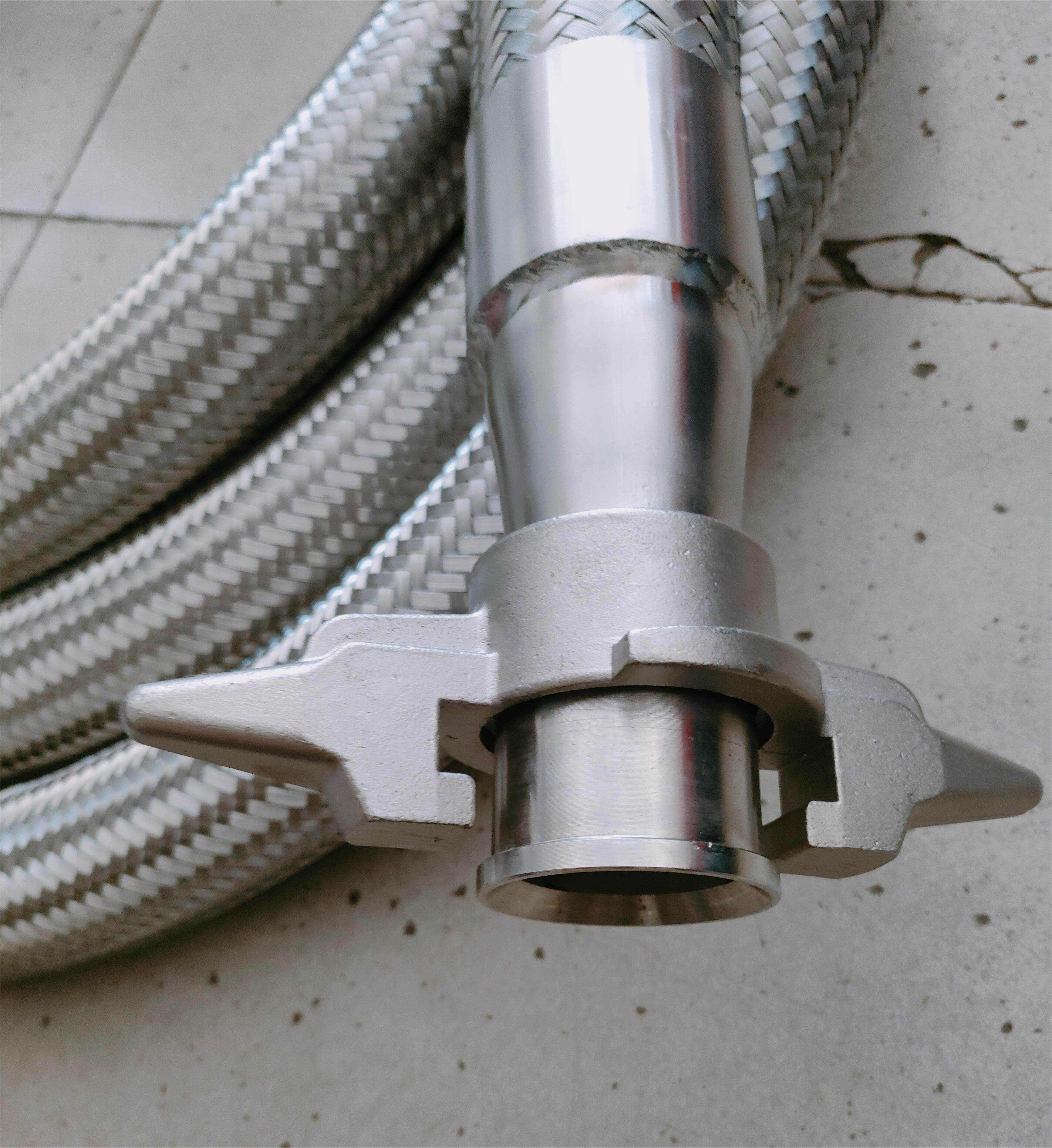 爪型快速接头连接金属软管